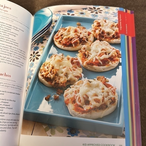 TASTE of Home kid approved Cookbook with 328 recipes - Picture 3 of 8